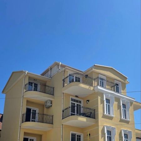Chernomorets Apartment Exteriör bild